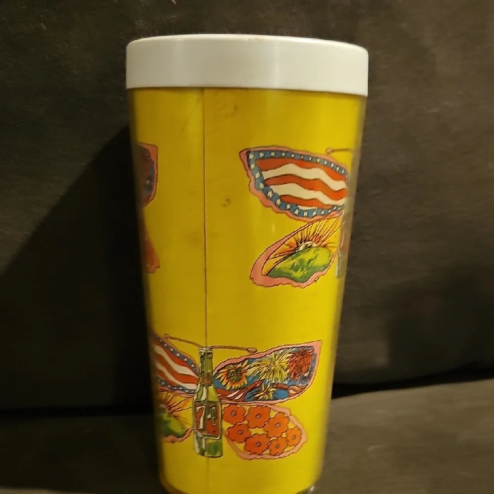 2 VINTAGE RETRO 7 UP Butterfly RC Cola Tumblers 60s Thermo Serv Kitchen RARE Cup